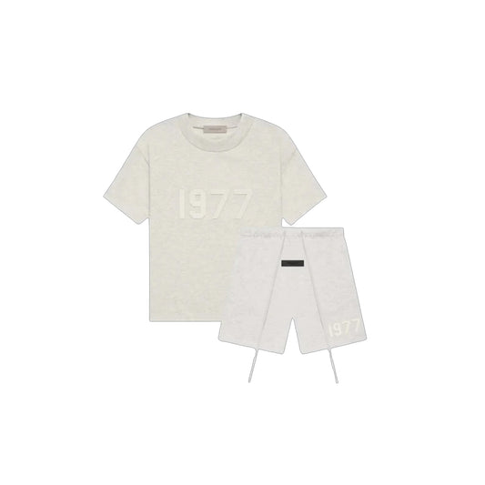 Fear of God Essentials Light Oatmeal 1977 Zomer set